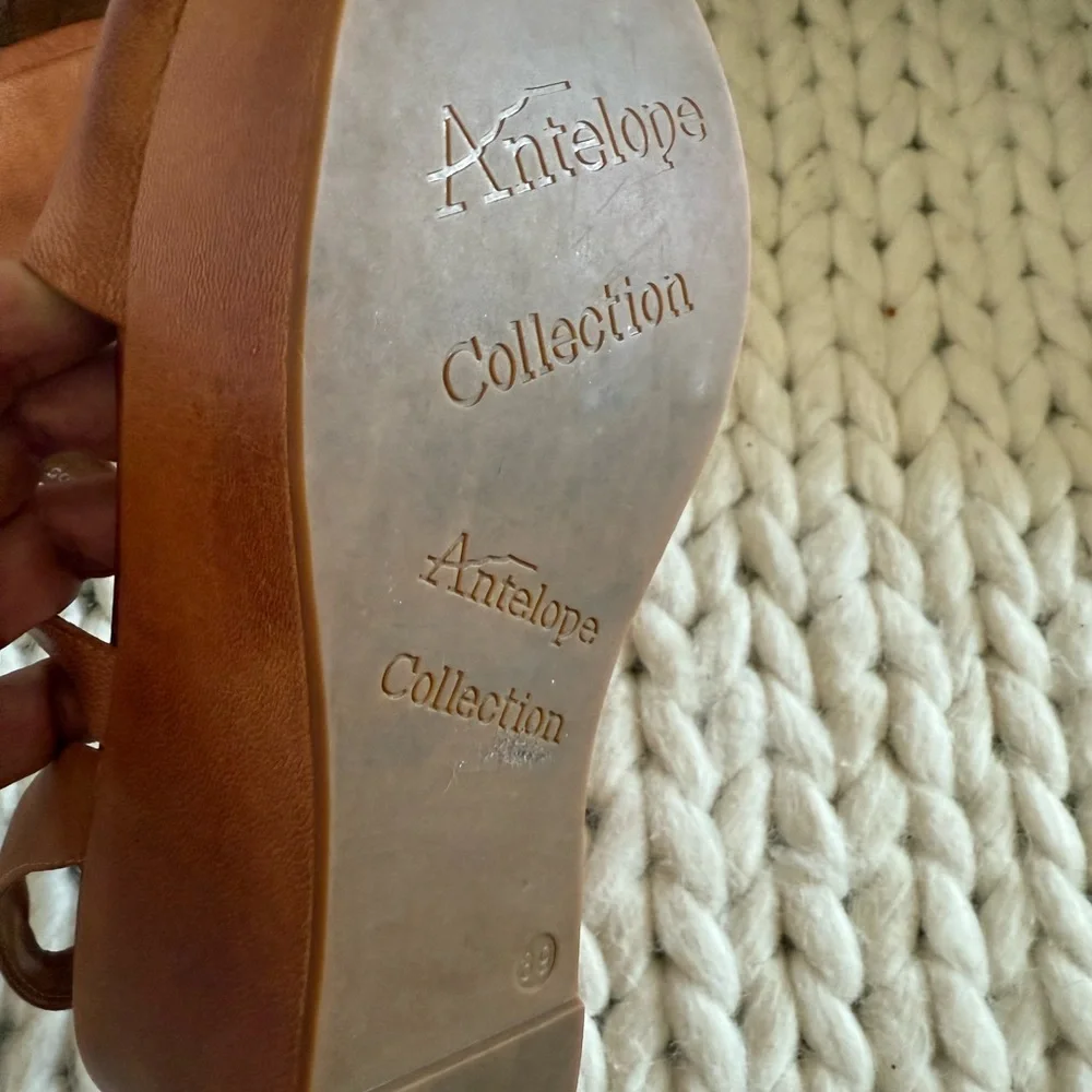 Women's Antelope Brown/Caramel Platform Sandals. Size 39.
